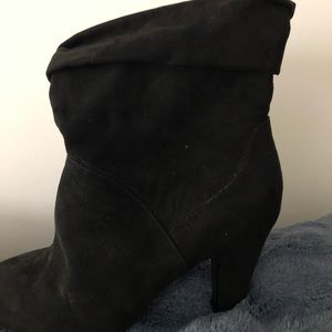 Black nine west boots suede little scrunch